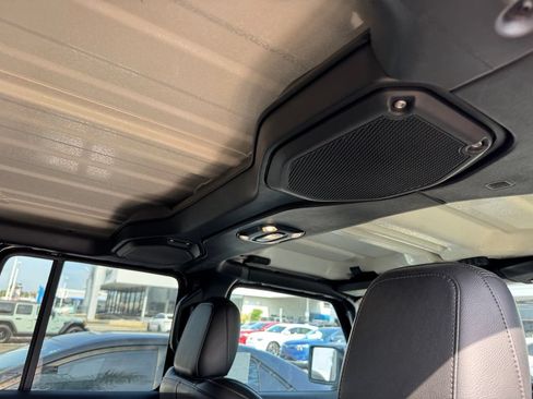 Used 2023 Jeep Wrangler Unlimited Sahara AWD/4WD image 6