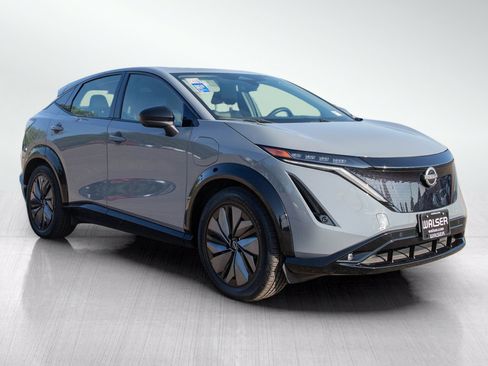Used 2023 Nissan Ariya AWD image 7