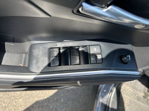 Used 2022 Toyota Highlander XSE AWD/4WD image 19