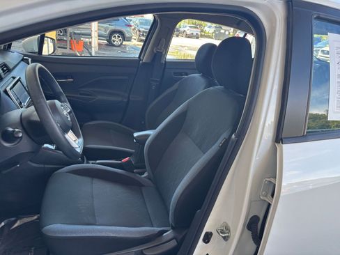 Used 2025 Nissan Versa SV FWD image 36