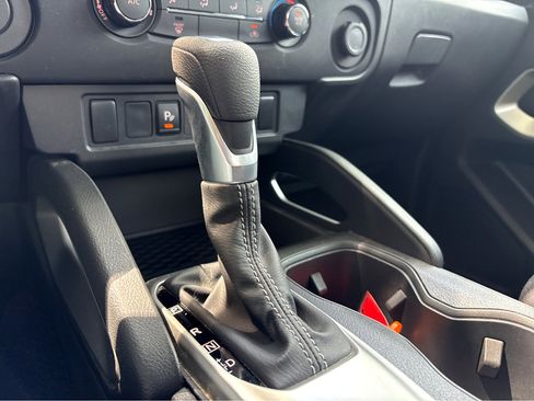 Used 2025 Nissan Frontier SV RWD image 16