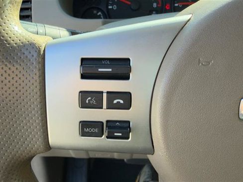 Used 2013 Nissan Frontier SV image 24