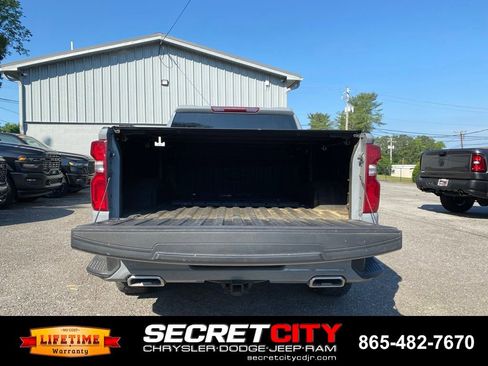 Used 2024 Chevrolet Silverado 1500 RST AWD/4WD image 9