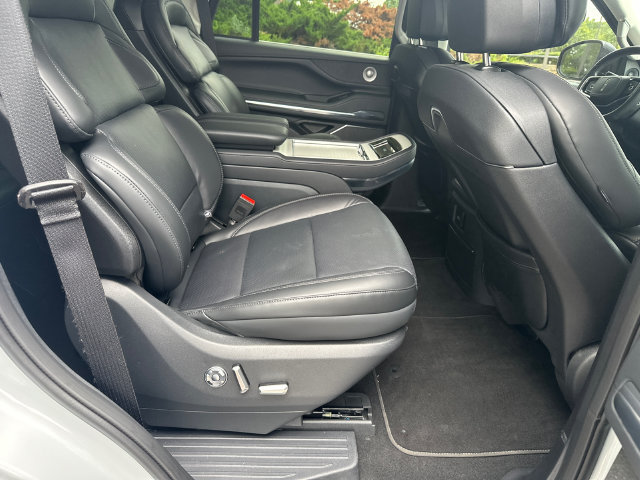 New 2026 Lincoln Navigator Reserve AWD/4WD image 16