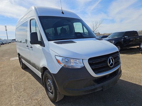 Used 2025 Mercedes-Benz Sprinter 2500 image 11