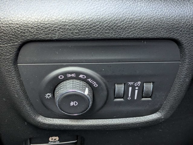 Used 2024 Jeep Grand Cherokee Limited RWD image 25
