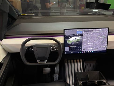 Used 2024 Tesla Cybertruck AWD Crew Cab image 12