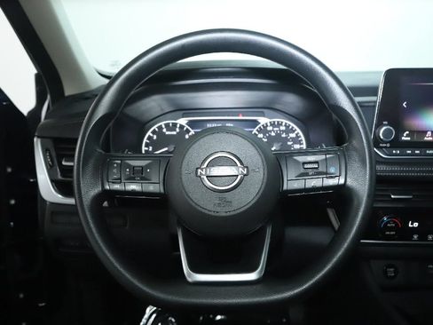 Used 2024 Nissan Rogue SV FWD image 21
