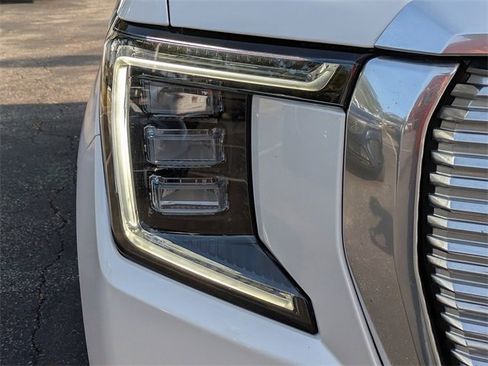 Used 2021 GMC Yukon Denali w/ Denali Ultimate Package image 9