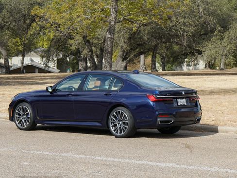 Used 2020 BMW 750i xDrive image 8