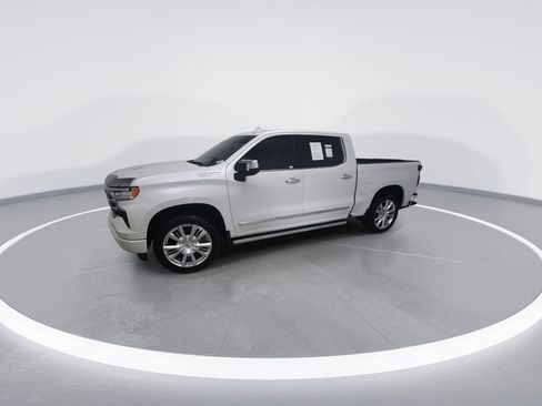 Used 2023 Chevrolet Silverado 1500 High Country w/ Technology Package AWD/4WD image 6