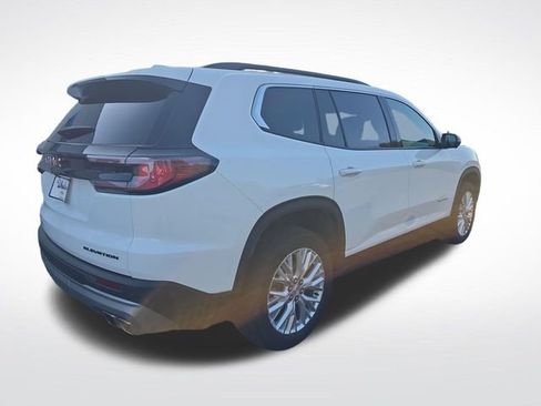 Used 2024 GMC Acadia Elevation image 5
