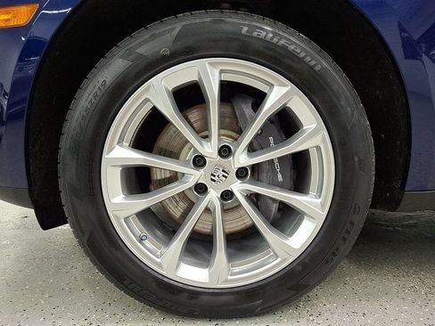 Used 2023 Porsche Macan AWD/4WD image 24