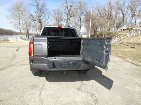 Used 2024 Ford F150 Platinum w/ FX4 Off-Road Package image 17