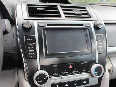 Used 2012 Toyota Camry LE image 23