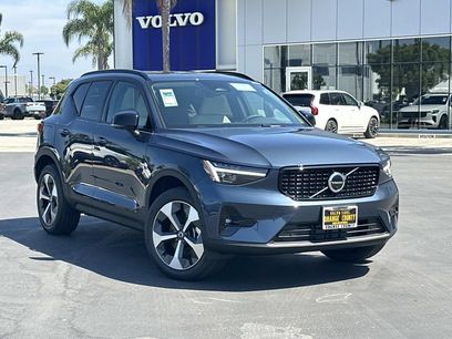 New 2026 Volvo XC40 B5 Plus w/ Climate Package