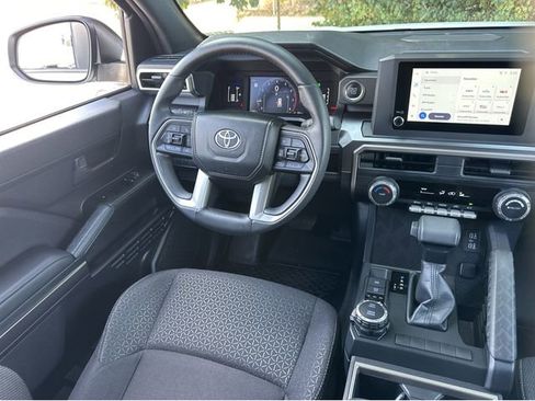 Used 2025 Toyota 4Runner SR5 AWD/4WD image 12