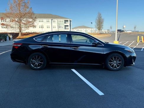Used 2014 Toyota Avalon XLE image 6