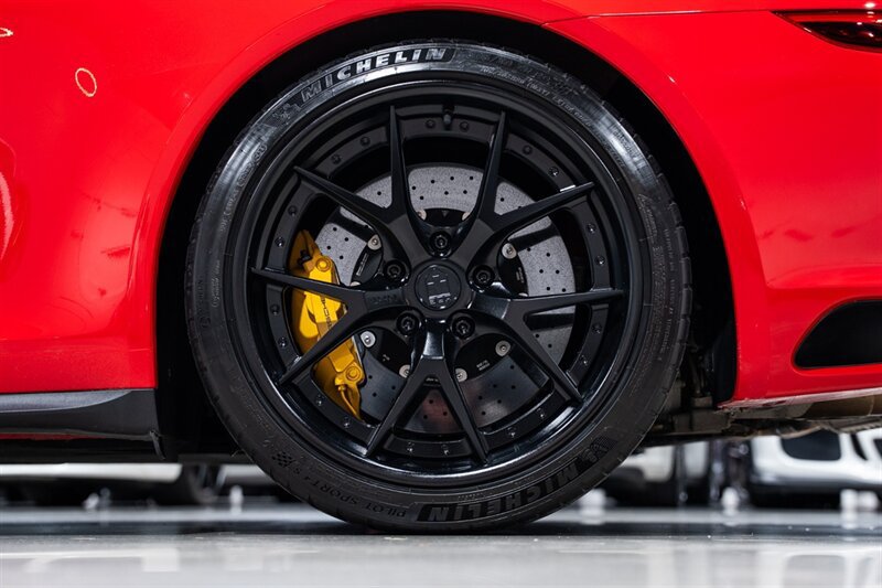 Used 2019 Porsche 911 Carrera GTS RWD image 13