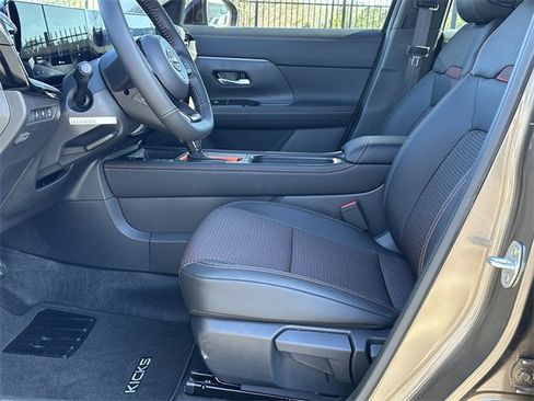 New 2026 Nissan Kicks SR image 10