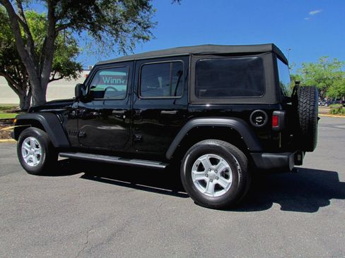 Used 2022 Jeep Wrangler Unlimited Sport image 9