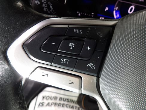 Used 2025 Volkswagen Jetta SE w/ Sunroof Package FWD image 20