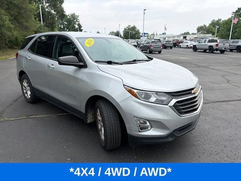 Used 2019 Chevrolet Equinox LS w/ LS Convenience Package AWD/4WD image 2