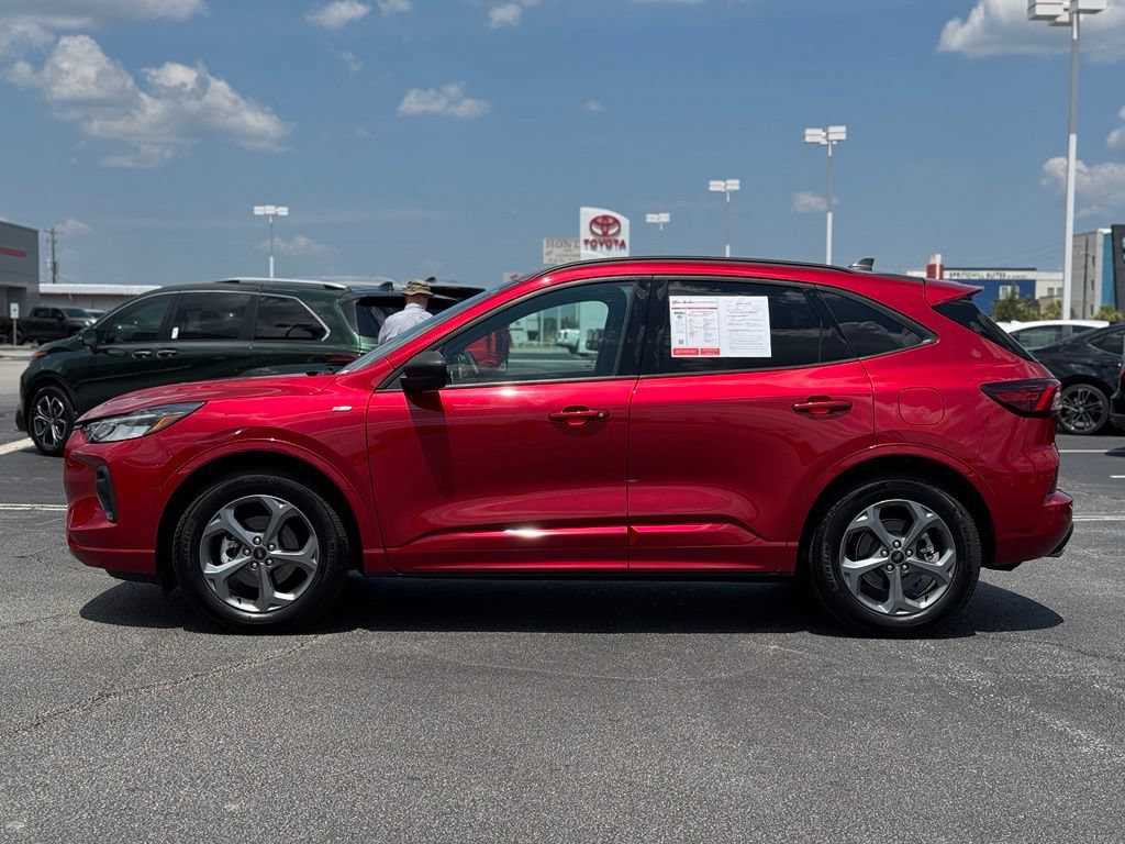 Used 2024 Ford Escape ST-Line w/ Tech Pack #1 FWD image 8