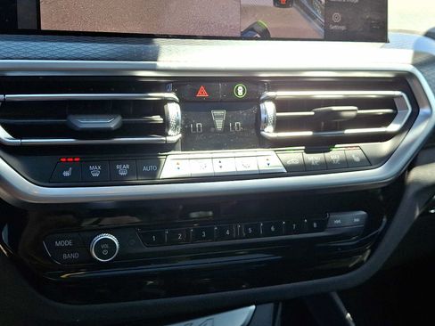 Used 2023 BMW X4 xDrive30i w/ M Sport Package AWD/4WD image 17
