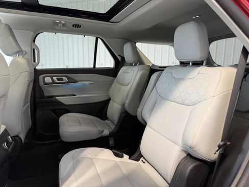 Certified 2025 Ford Explorer Platinum w/ Ultimate Package image 25