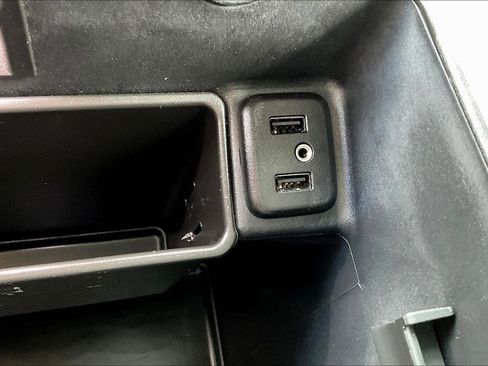 Used 2018 Chevrolet Silverado 1500 LTZ Z71 image 26