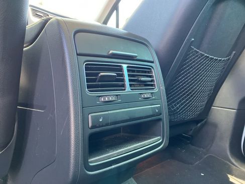 Used 2014 Volkswagen Touareg Executive image 20