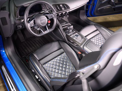 Used 2018 Audi R8 V10 plus image 38