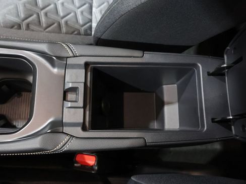 Used 2025 Nissan Kicks SV AWD/4WD image 30