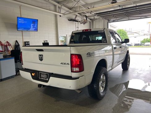 Used 2017 RAM 1500 Express AWD/4WD image 3