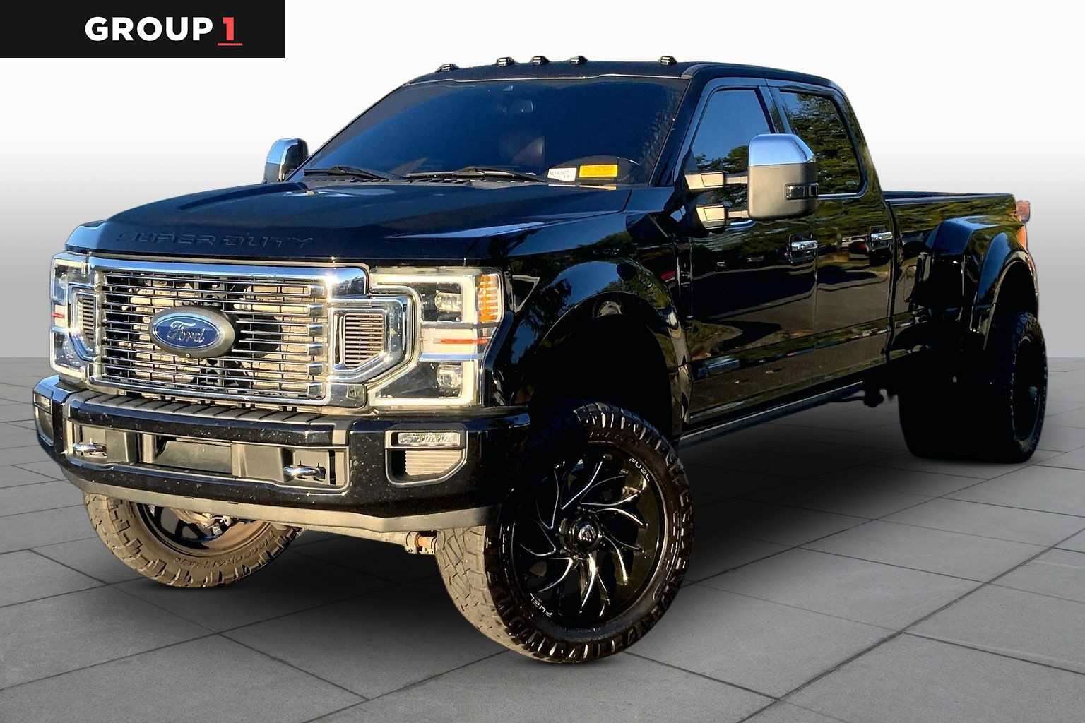 Used 2022 Ford F350 Platinum w/ FX4 Off-Road Package AWD/4WD image 1