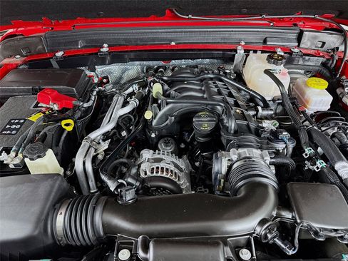 Used 2025 Jeep Wrangler Sport image 28