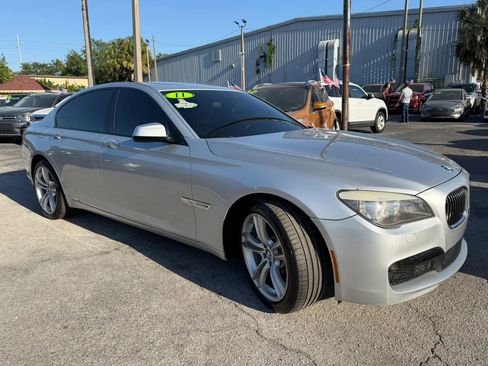 Used 2011 BMW 750i RWD image 3
