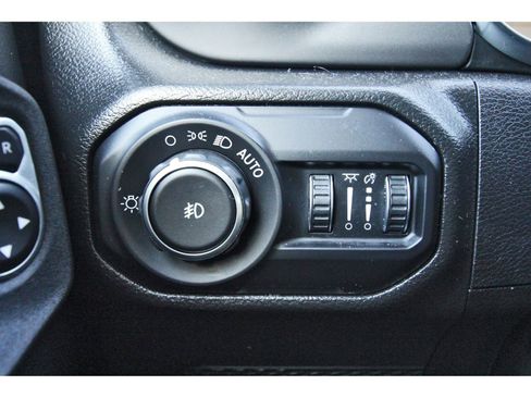 Used 2021 Jeep Wrangler Willys image 17