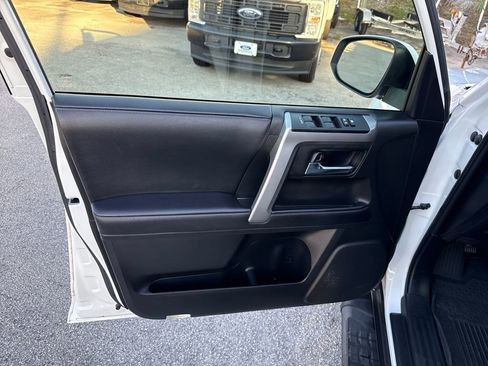 Used 2022 Toyota 4Runner SR5 Premium w/ Moonroof Package image 14