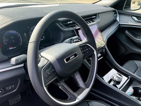 New 2025 Jeep Grand Cherokee Limited w/ Luxury Tech Group II image 6