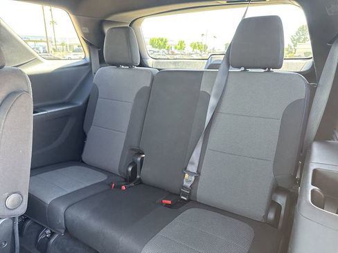 Certified 2023 Chevrolet Traverse LT FWD image 38