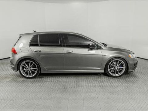 Used 2017 Volkswagen Golf R 4-Door image 9