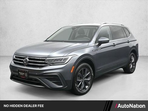 Used 2022 Volkswagen Tiguan SE FWD image 1