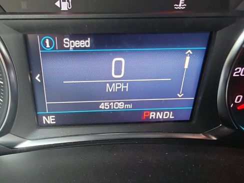 Certified 2023 Chevrolet Equinox LS w/ LS Convenience Package FWD image 9