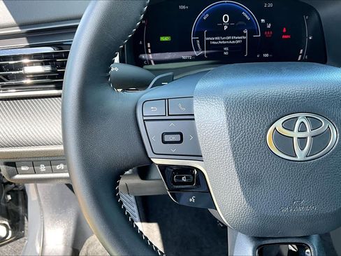 Used 2026 Toyota Camry SE FWD image 24