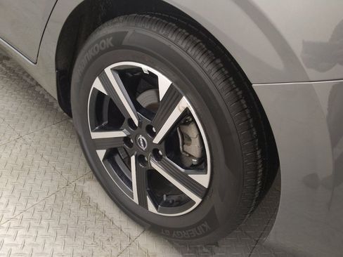 Used 2025 Nissan Sentra SV FWD image 31