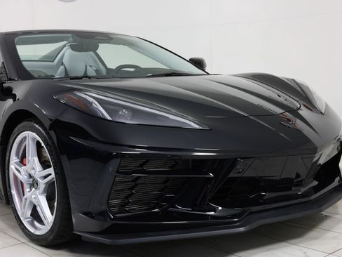 Used 2025 Chevrolet Corvette Stingray Premium Conv w/ Z51 Performance Package RWD image 40