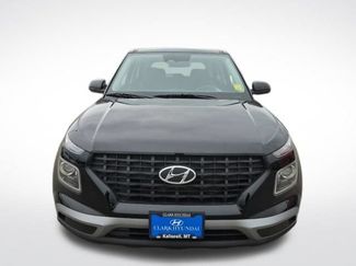 Used 2025 Hyundai Venue SE FWD video 2