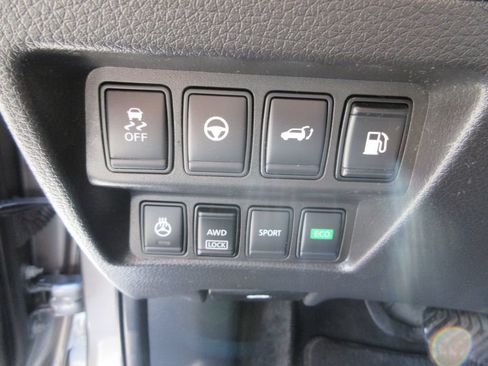 Used 2018 Nissan Rogue SL w/ Premium Package AWD/4WD image 23